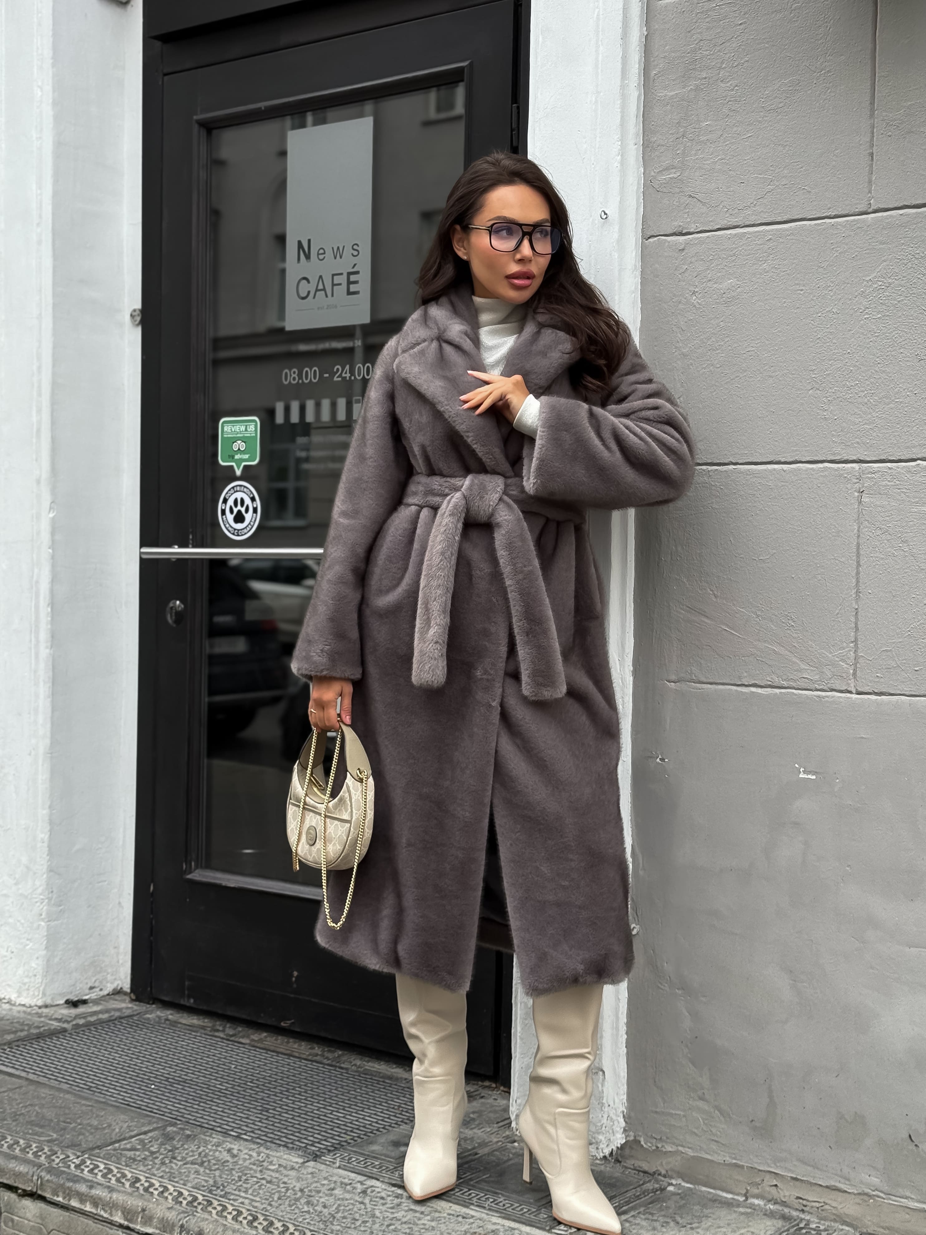 Шубка "волк" в макси длине, графитовый