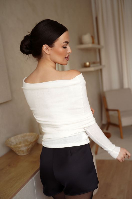 Джемпер с открытыми плечами