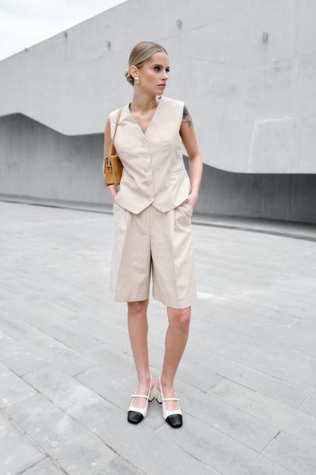 Жилет в полоску, песочный