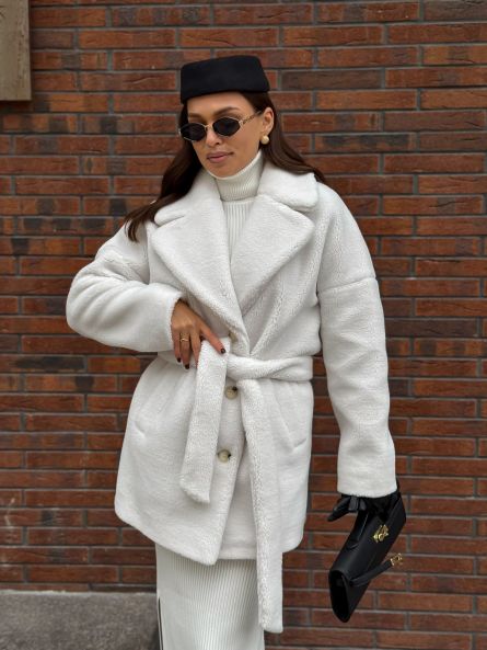 Полупальто из мутона, белый
