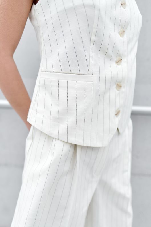 Жилет в полоску, кремовый