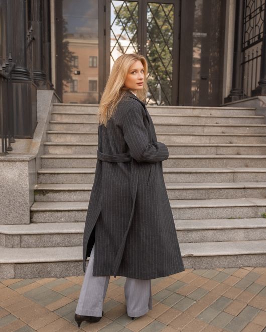 Пальто-халат в полоску, серый