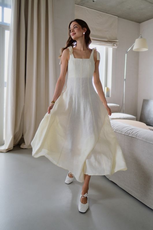 Льняной сарафан на бретелях-бантиках, сливочное масло