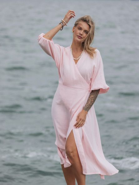 Платье из муслина с поясом, розовый