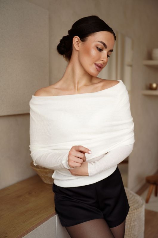 Джемпер с открытыми плечами