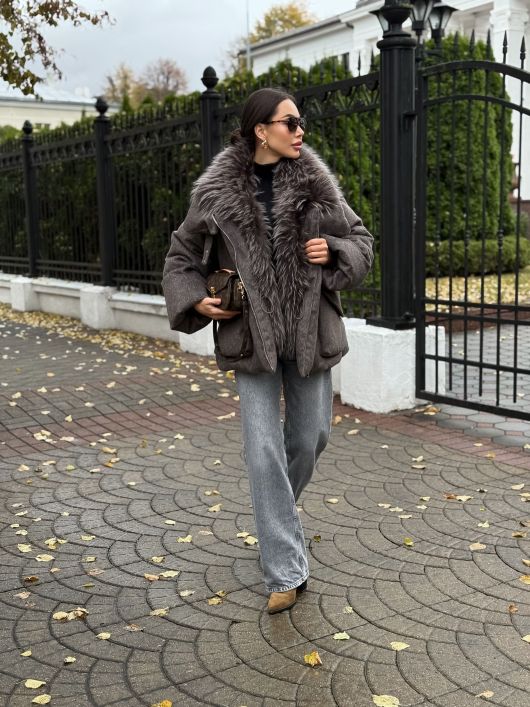 Пуховик с мехом лисы из мохера, шоколадный