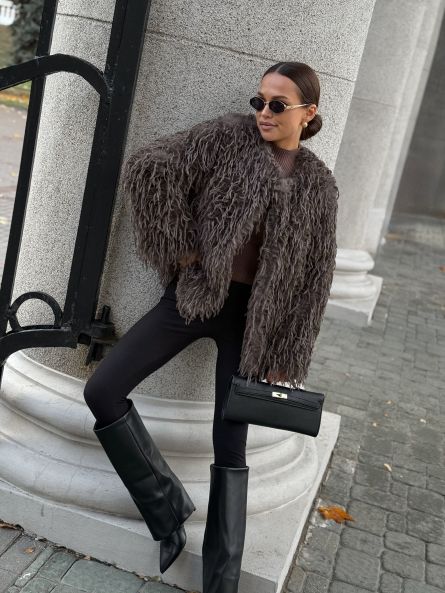 Бомбер укороченный с перьями, шоколадный