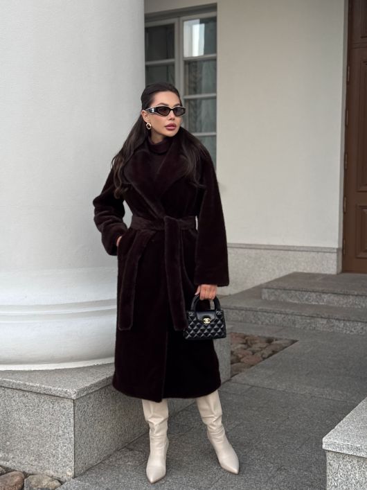 Шубка "волк" в макси длине, шоколадный