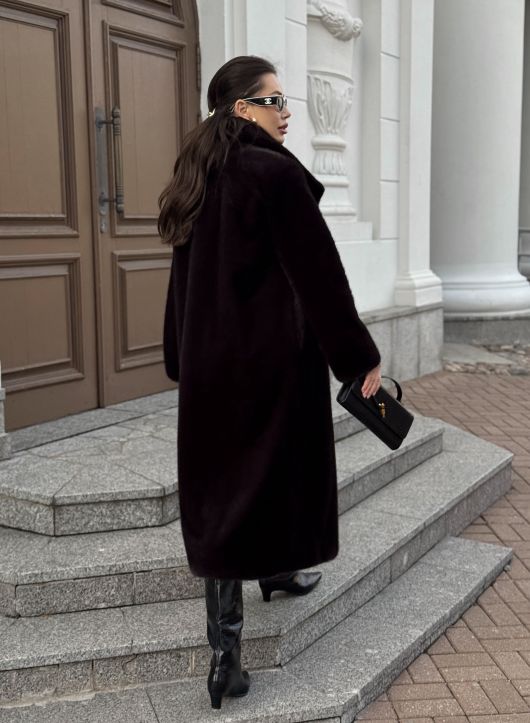 Шубка "волк" с широким воротом, черный