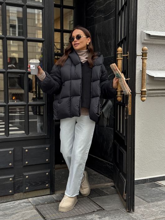 Пуховик укороченный с капюшоном, черный