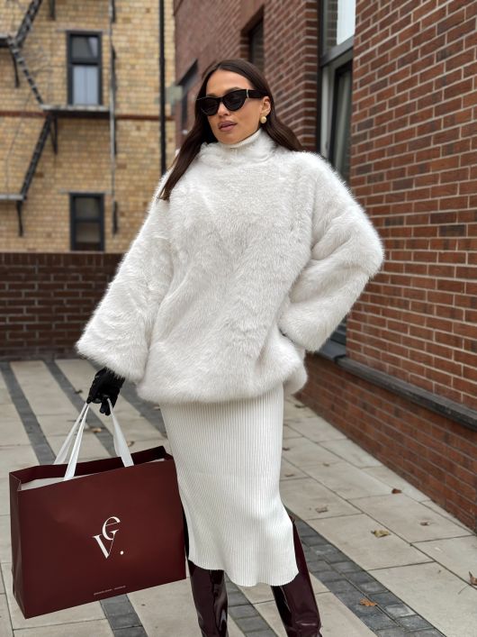 Шубка из эко-песца, белый