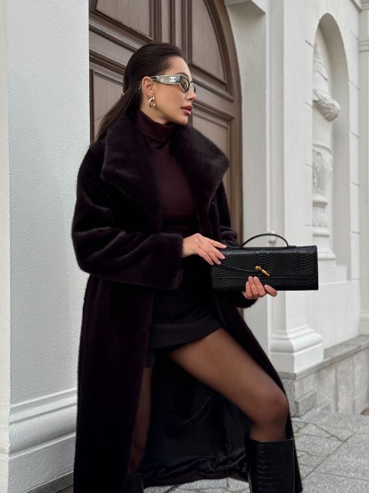 Шубка "волк" с широким воротом, черный