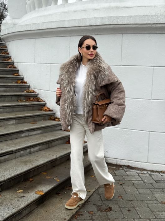 Пуховик с мехом лисы из мохера, кофейный