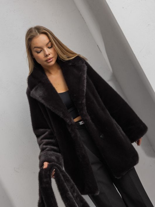 Шубка "волк" в средней длине, черный