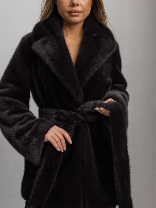 Шубка "волк" в средней длине, черный