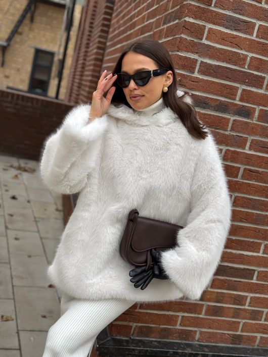 Шубка из эко-песца, белый