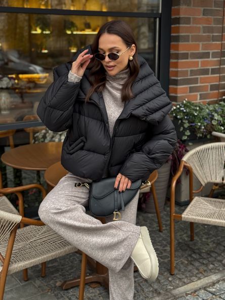 Пуховик укороченный с воротником-стойкой, черный