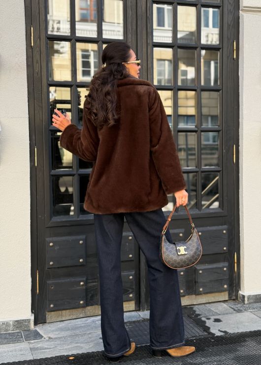 Шубка "волк" в средней длине, кофейный