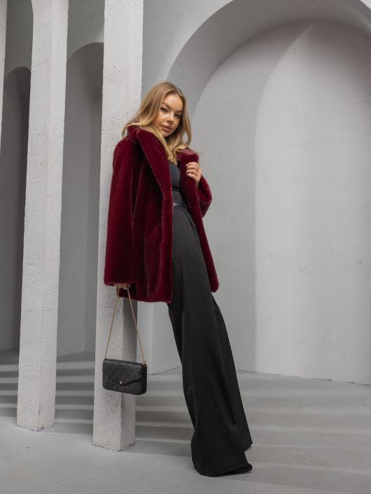 Шубка "волк" в средней длине, бургунди