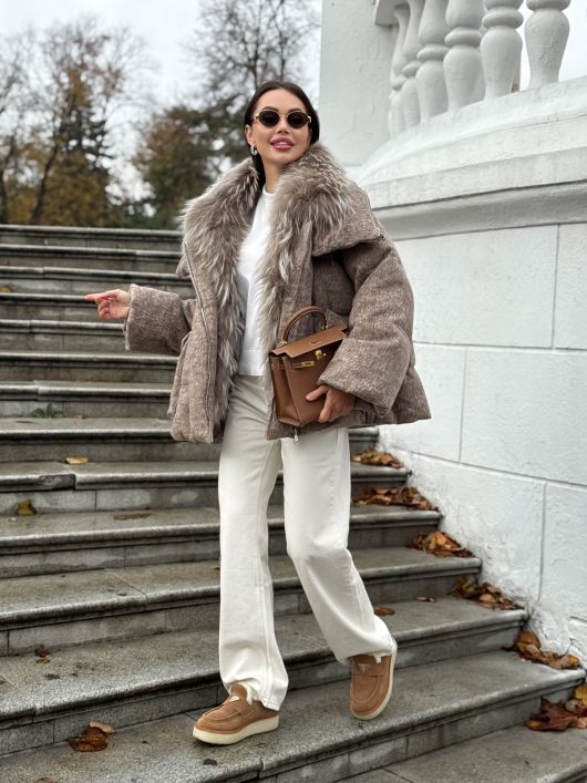 Пуховик с мехом лисы из мохера, кофейный