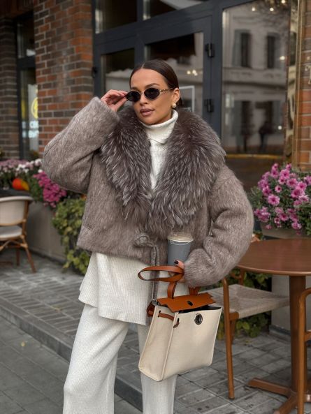 Бомбер укороченный с мехом лисы, кофейный