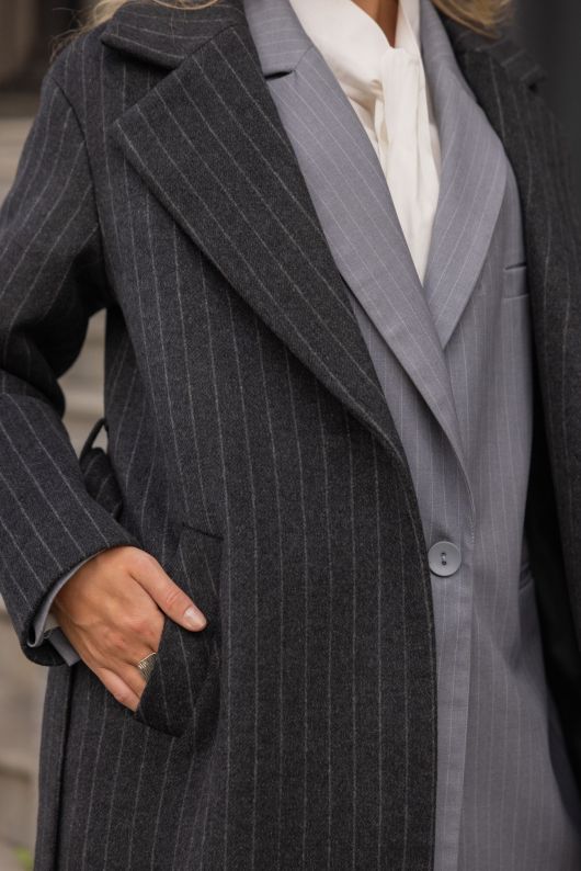 Пальто-халат в полоску, серый