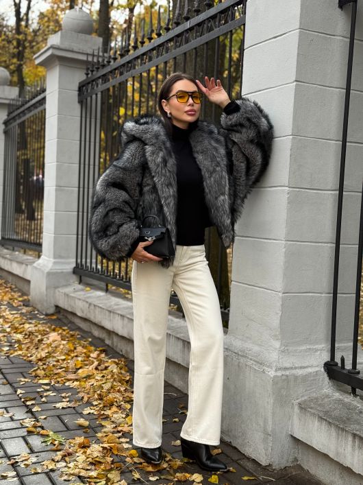 Шубка укороченная из экомеха, серый