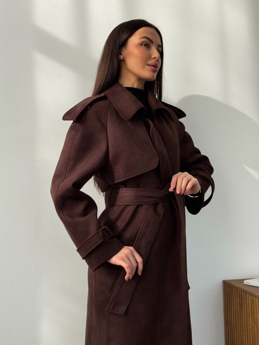 Тренч с акцентными плечами