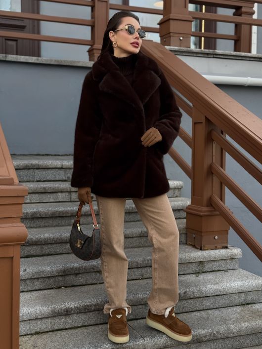 Шубка "волк" в средней длине, шоколадный