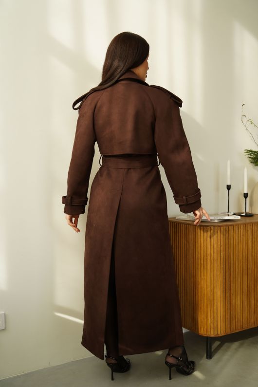 Тренч с акцентными плечами