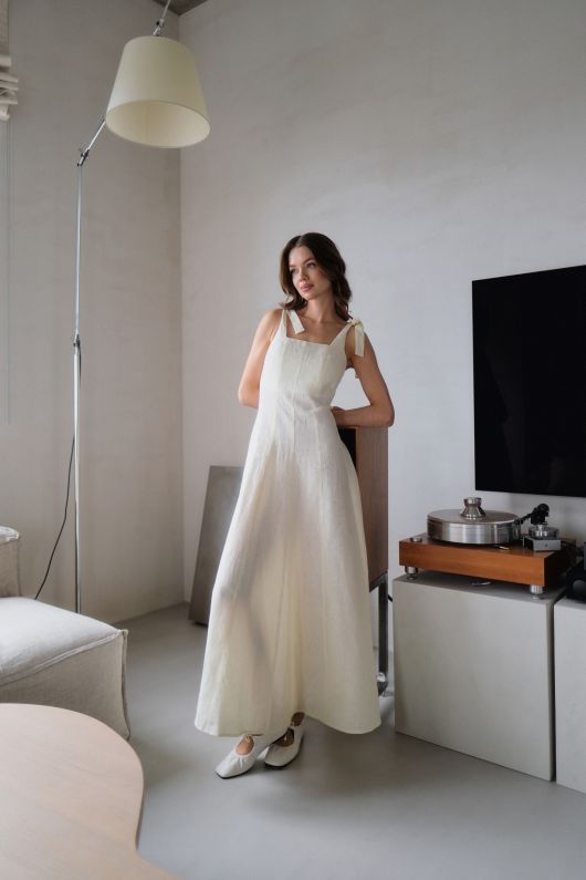 Льняной сарафан на бретелях-бантиках, сливочное масло